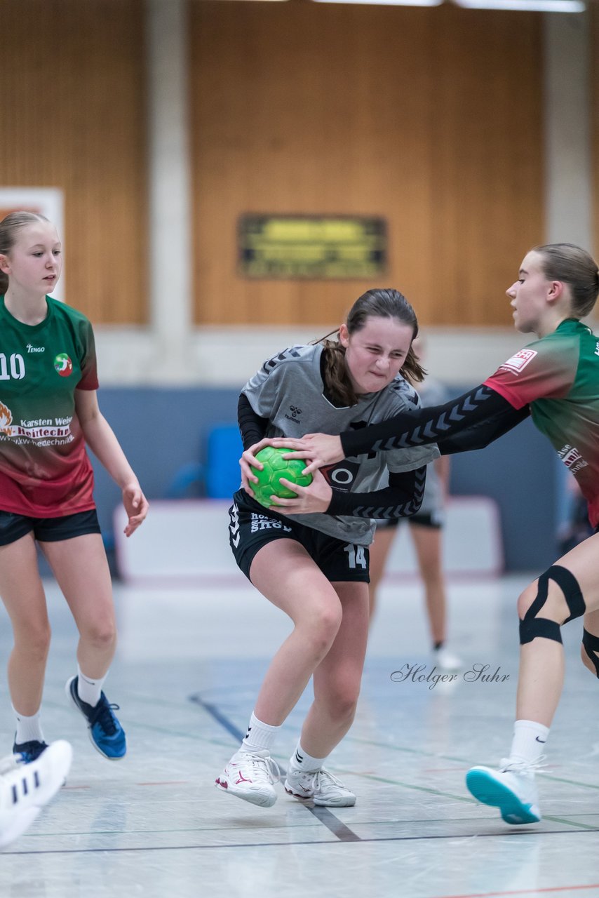 Bild 205 - wCJ HSG Kremperheide/Muensterdorf - HSG Marne/Brunsbuettel : Ergebnis: 22:10
